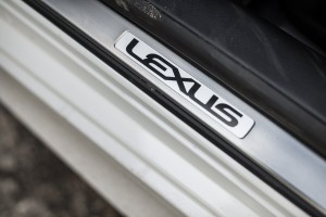 2016-lexus-rc-200t-test-16