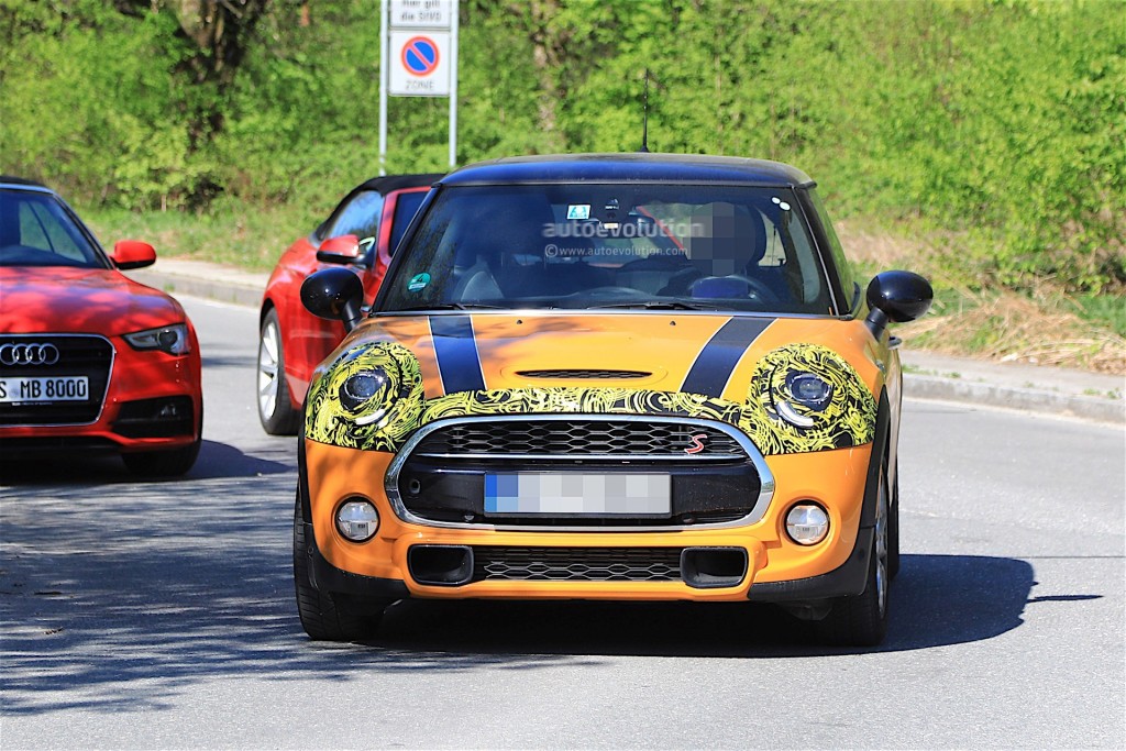 2018-mini-cooper-s-facelift-starts-testing-on-the-road_2