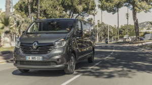 2017-renault-trafic-spaceclass-07