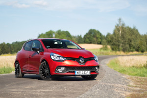 2017-renault-clio-rs-220-trophy-test-5